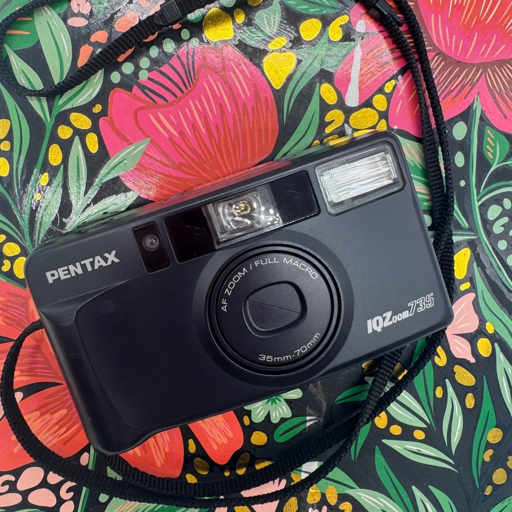 Pentax IQZoom 735 35mm Film Camera AF Zoom Full Macro 35-70mm Black Point Shoot